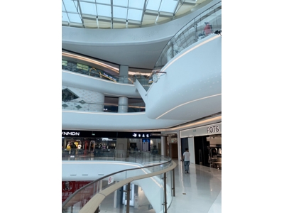 商场墙面